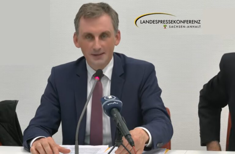 Minister Riedel in der Landespressekonferenz (14.04.2026)